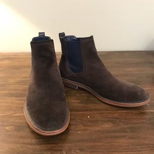 Tommy Hilfiger - Suede Chelsea Boots (Brown)